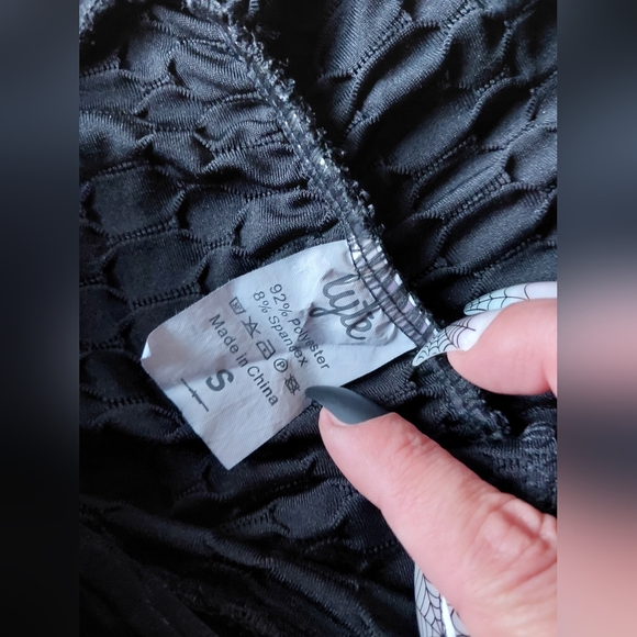 Super bAss - Picture 3 of 3